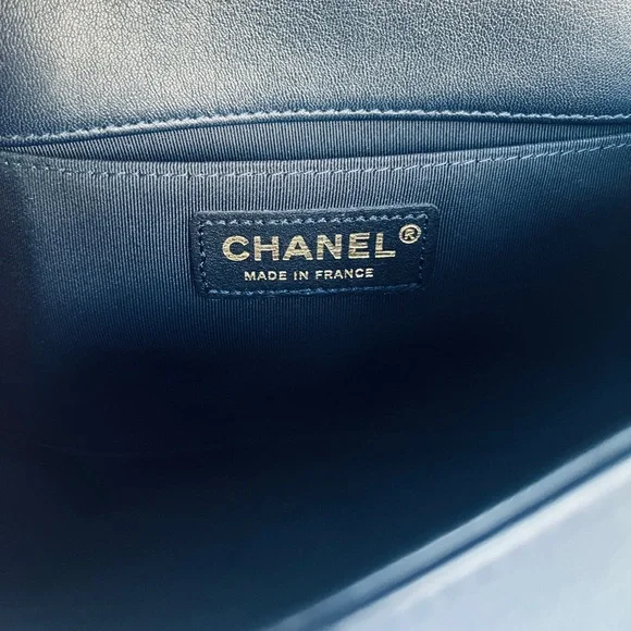 Chanel Navy and Gold woven boy bag with COA and full inclusion - Picture 10 of 15